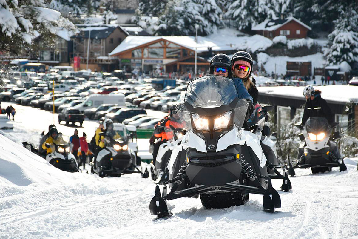 Travesía en motos de nieve (Cerro Catedral)